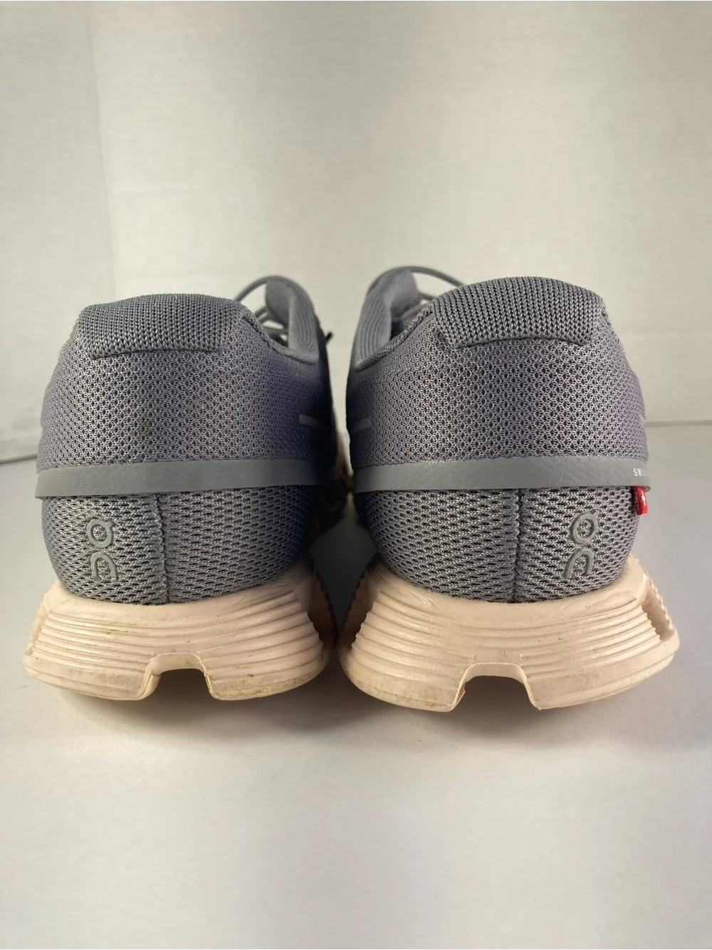 ON Cloud 5 Zinc Shell Womens 10 Gray Athletic Shoes Lightweight Breathable
